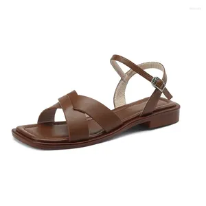 Sandalias Mujer SmallHut Verano Cuero Genuino Tacones Bajos Zapatos Elegantes Damas Negro Albaricoque Una Palabra Hebilla Sandalia Punta Abierta