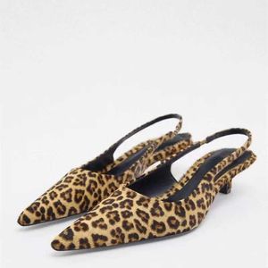 Sandalen Dames platte bodem jarretelsandalen zomer luipaard point end dames muilezel ZAZAZA 2023 modieuze dierenprint lage hak strandschoenen J240224