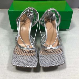 Sandalen geweven mesh hoge hakken dames slanke hakken zilveren vrijetijdsbanket Banquet strand Upper Fashion Trend enkelband Zomer Romeinse stijl vierkante schoen 35-43