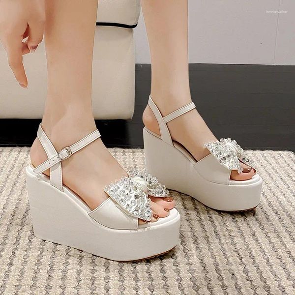 Sandalias Zookerlin Plataforma Peep Toe Rhinestone Bow Cuñas de mujer Hebilla Gladiador Zapatos Color Sólido Verano Slingback Vestido Bomba