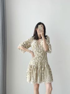 Robe à volants brodée ajourée au crochet Sandro, nouvelle mode 2023