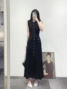 Sandro – robe tricotée creuse à col en V, noire, robes décontractées, 2023