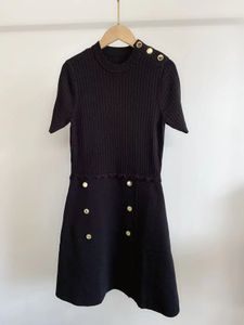 Sandro Simple nouveau bouton en métal tricot robe à manches courtes robes décontractées