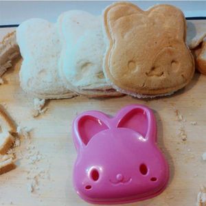 Sandwich Schimmelbeer Auto Konijnvormig brood Schimmel Cake Boekje Embossingapparaat Korst Cookie Cutter Baking Pastry Gereedschap Dh1242