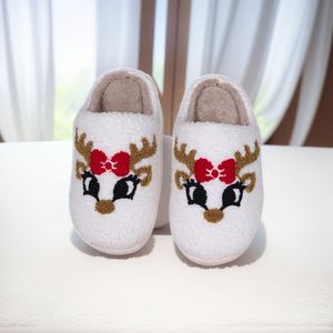 Pantoufles de créateur Pantoufles en peluche du Père Noël avec des pantoufles épaisses et moelleuses, résistantes à l'usure, antidérapantes, chaussures d'intérieur et d'extérieur en coton chaud