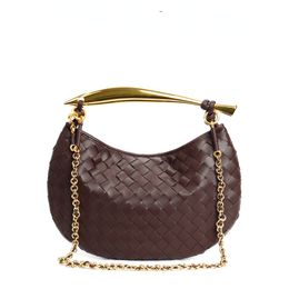 Sardina con cadena Bolsos de hombro de cuero real Bolso con asa superior Mujeres Totes tejidos hechos a mano con mango de metal Embragues de moda Diseñador de lujo Intrecciato Crafts 2590