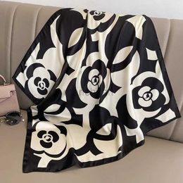 Sarongs 2023 Printemps/Été Nouveau Design De Luxe Foulard En Soie Femmes 70 * 70 cm Petit Bandeau Écharpe Extérieure Doux Impression Sac Châle Bandeau Femmes 240325