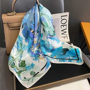 Sarongs Beach 100% Squicf Scarf Femmes Été Décolleté Femme Femme Luxury Brand Band Retro Bandband Foulard Packaging 2023 Bandana 24325