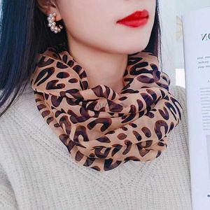 Sarongs Koreaanse dames dunne en lange chiffon luipaard printkraag beschermende zijden sjaals sjaal dames strand handdoek sanbescherming sjaals slabbib p58 24325