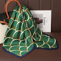 Sarongs Luxe Imprimer Satin Soie Carré Foulard Pour Femmes Châle Hijab Foulard Femelle Ruban De Cheveux Bandeau De Mode Wrap Bandana 2023 231012