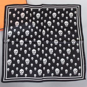 Sarongs Pobing 100 Pure Silk Scarf Women Skull Print Square Sjards Kleine hoofd zakdoek Groothandel Foulards Hijab wraps 53cm 230519