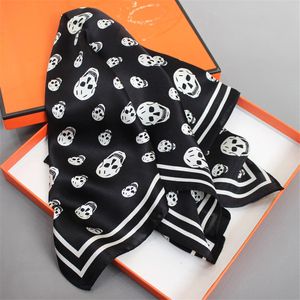 Sarongs Sarongs Pobing 100 Pure Square de soie Femmes Skull Print carré foulards Small Headchief Wholesale Foulards Hijab Wraps 53 cm 23