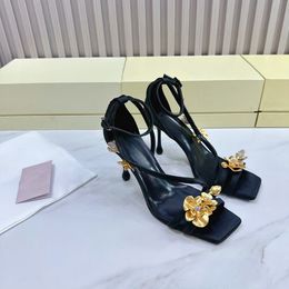 Sandales Stitin Satin Stiletto de haut de 9,5 cm Orchidées en métal doré pour femmes Designer Factory Shoes Fashion Runway Dîner de femmes