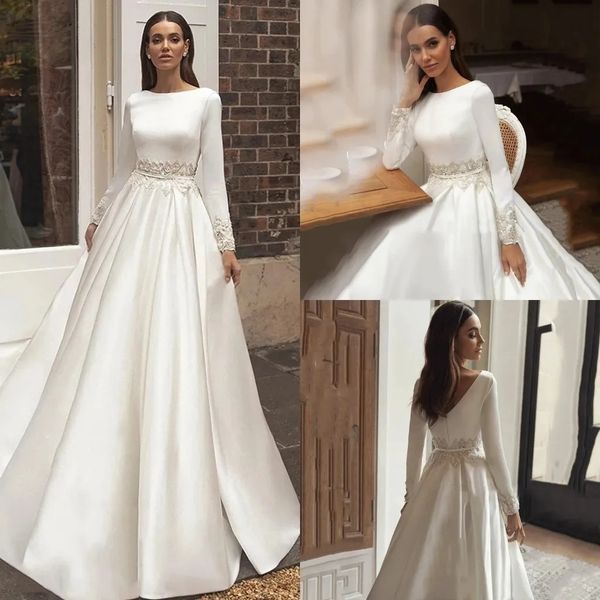 Satin une modeste ligne de robes de mariée pour la mariée