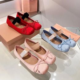 Satin Ballerinas Mary Jane schoen Ballet Flat Designer Shoes Dames Slippers Zwart Bruin Rood Pink Witte Elastische Band Ballerina Pumps Dance Shoes