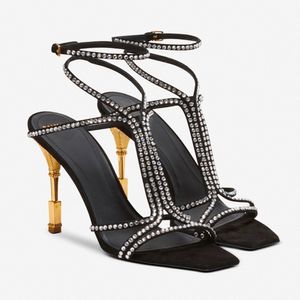 Satijnen Kristallen Versierd Met Strass Vierkante Neus Sandalen Open Tenen Dunne DoubleTwisted Bands Enkelbandje Hoge Hakken Sandalen Dames Luxe Ontwerpers Avondschoenen