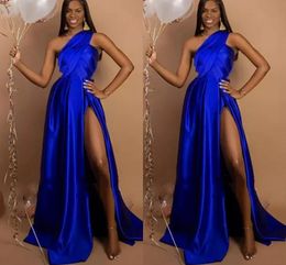 Satin Royal Sexy Blue Evening One Shoulder High Side Split formele prom jurk beroemde feestjurk op maat gemaakte vestidos de noche gewaad soiree