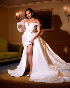 Satin Wedding Exquis Robe 2024 sirène au large de l'épaule Court Vestidos de Novia African Bridal Bridal Side Slit 326