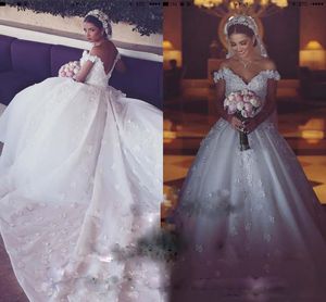 Saoedi-Arabië Trouwjurken 2017 Baljurk Sexy V-hals Off Schouder Romantische Bloemen Vestidos de Novia Luxe Kathedraal Trein Bruidsjurken