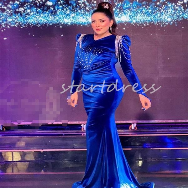 Vestidos de noche azules de sirena árabe saudita con cuentas Elegante vestido de fiesta de terciopelo de sirena Manga larga Hasta el suelo Tallas grandes Ocasión formal Vestidos de fiesta Robe De Soiree