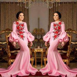 Arabie Saoudite Rose Robes De Bal 2018 Broderie Fleurs Satin Sirène Robes De Soirée Trompette Manches Balayage Train Femmes Fête Formelle 331C