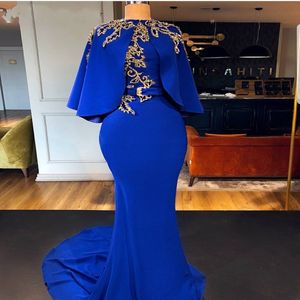 Saoedi-Arabische Royal Blue Muslim Mermaid Avondjurken met Cape Jacket Gold Beaded Bodice Dames Lange Dubai Prom Dresses 2019 Formele Town