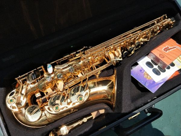 Saxophone Brand japonais de haute qualité Sax alto saxophone A992 Eflat Music Instrument Performance Professionalgrade avec le porte-parole du boîtier