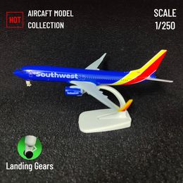 Schaal 1 250 Metal Aircraft Model Replica SOUTHWEST Airlines B737 Vliegtuig Luchtvaart Decor Miniatuur Kunstcollectie Kid Boy Toy 240115