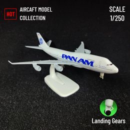 Schaal 1 250 Metal Aviation Replica PAN AM B747 Vliegtuigmodel Vliegtuig Miniatuur Kamer Decor Kerstcadeau Kinderen Speelgoed voor Jongens 240124