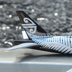 Schaal 1: 400 Metal Aviation Replica Nieuw -Zeeland B777 Airlines Boeing Aircraft Model Airplane Diecast Collection Miniature Toys