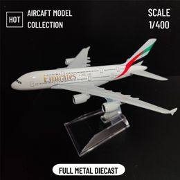 Réplica de avión de Metal a escala 1 a 400, Emirates Airlines A380 B777, modelo de avión fundido a presión, avión de aviación, juguetes coleccionables para niños 220720
