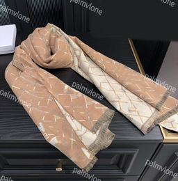 Écharpe Designer Mode réel Gardez les foulards de haute qualité Soie simple Accessoires de style rétro pour femmes Twill Scarve 6 couleurs Écharpe C-23 avec boîte