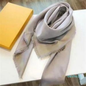 Écharpe de créateur de mode, foulards en soie, accessoires de style rétro simples pour femmes, écharpe en sergé, 16 couleurs, taille 140x140cm