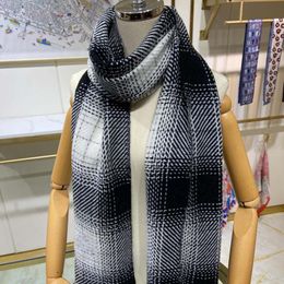 bufanda de diseñador bufanda de moda bufanda de cachemira para mujer bufanda a cuadros bufanda cálida de tacto suave otoño e invierno chal largo color degradado bufanda de invierno sciarpa