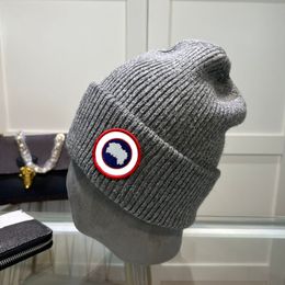 Sciarpa Regalo Stilista Cappello d'oca Berretto invernale Calda protezione per le orecchie lavorata a maglia Temperamento casual Berretto freddo Berretti da sci