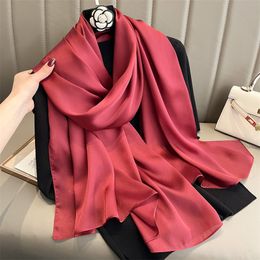 Foulards 18090cm marque été femmes écharpe mode qualité douce soie femme châles foulard plage couvertures enveloppes bandana 230909