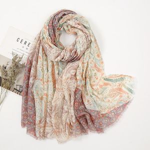 Bufandas 2021 Bohemia Estilo Mujeres Paisley Bufanda Mujer Otoño Mantón Wrap Algodón Lino Lady's Étnico con flecos Viaje Bandana 1pc