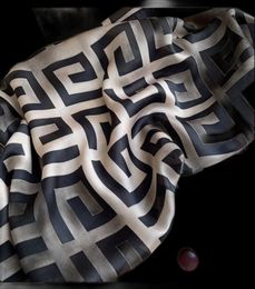 Écharpes 2021 Designer en soie écharpe femmes enveloppement rétro châle hivernale de haute qualité bufanda de los hombres6370878