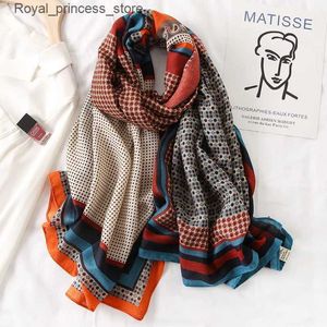 Sjaals 2022 Nieuw Design Merk Dames Sjaal Mode Bedrukt Katoen Lente en Winter Warme Sjaal Hoofdband Dames Pashmina Foulard Bandana Plaid Q240326