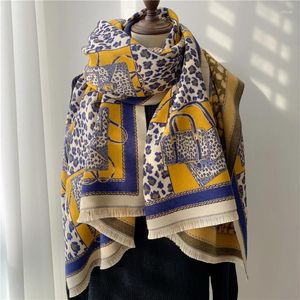 Écharbes écharpe hivernale pour les femmes Châles de marque de léopard de luxe et enveloppe de cachemire pashmina bufanda bienne féminine