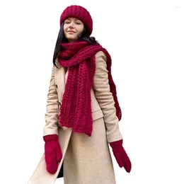 Bufandas 2023 Invierno Sólido Sombrero Bufanda Guantes Conjuntos de tres piezas Mujeres Moda Cálido A prueba de frío Cashmere Femenino High Street Casual