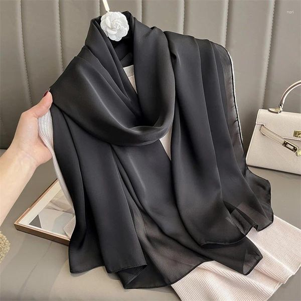 Foulards 2023 Femmes Summer Soie Mode Châle Lady Wrap Soft Femme Étole Bandanna Hijab Poncho Foulard Silencieux