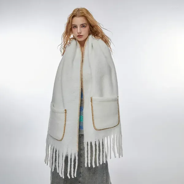 Bufandas 2023Winter SolidPlush Bufanda de mujer Diseño de bolsillo para calidez Bloqueo de cara A prueba de viento Chal de doble propósito Pareja Borla Bufanda Cuello