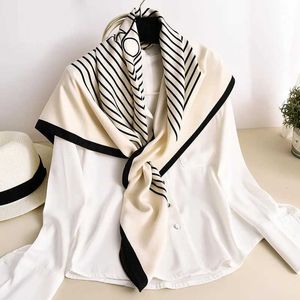 Écharbes 2024 Stripe Stripe Hiver Hijab Steil de laine de soie Fashion Feme Feme Grande broderie Bandana Foulard Pashmina Femme Q240508