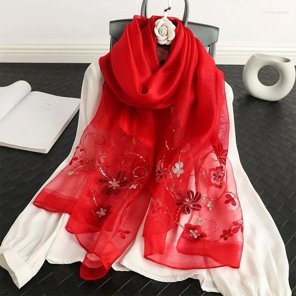 Foulards 2024 Haute Qualité Broderie Soie Laine Écharpe Femmes Long Châle Femelle Hijab Wrap Été Plage Cover-ups Mode Bandana