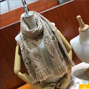 Lenços 2024 novo designer de luxo cachecol pashmina para designers lenços quentes moda clássico homens e mulheres cashmere lã longo xale 69za