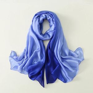 Foulards 2024 Foulard en soie dégradé de couleur unie Femmes Mode Châles et enveloppes Plage Femme Foulard Oversides Grossiste