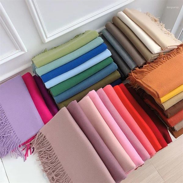 Bufandas 230g Mujeres Bufanda sólida Cashmere Pashmina Chales Borla Hijab Head Wraps Femme Thin Otoño Invierno Bandana Diseñador