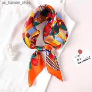 Écharbes 70 * 70cm Fashion Silk Satin Hair Scarf Femme Mandkerchief imprimé Femme Head Square Bandana Small Neck Minfler Hijab Lady Girl240409