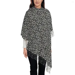 Foulards Foulard léopard blanc noir avec pompon imprimé animal chaud doux châle enveloppes dame design grand automne décontracté Bufanda Mujer